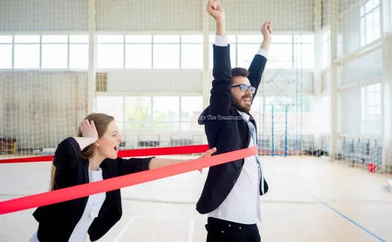 3377体育中国官方网站入口猫眼From Football Star to Elderly: The Transformation of a Soccer Player